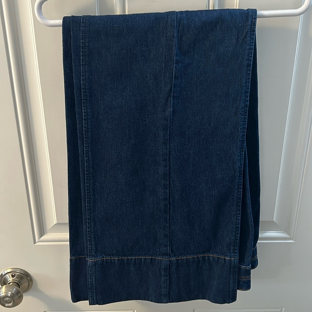 Ann Taylor wide leg trouser jeans women’s size 4 medium dark wash zip & 2 button